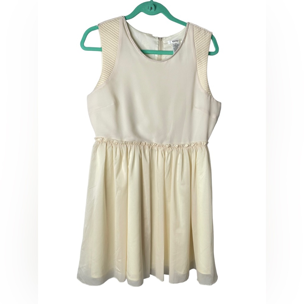 Esley women’s Dress Sz L Cream Ruffled Sleeveless Lined